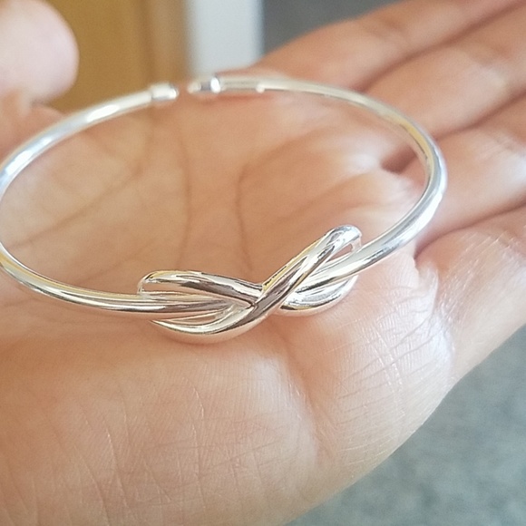 New Sterling silver Infinity Bangle 7 inches - Picture 4 of 7